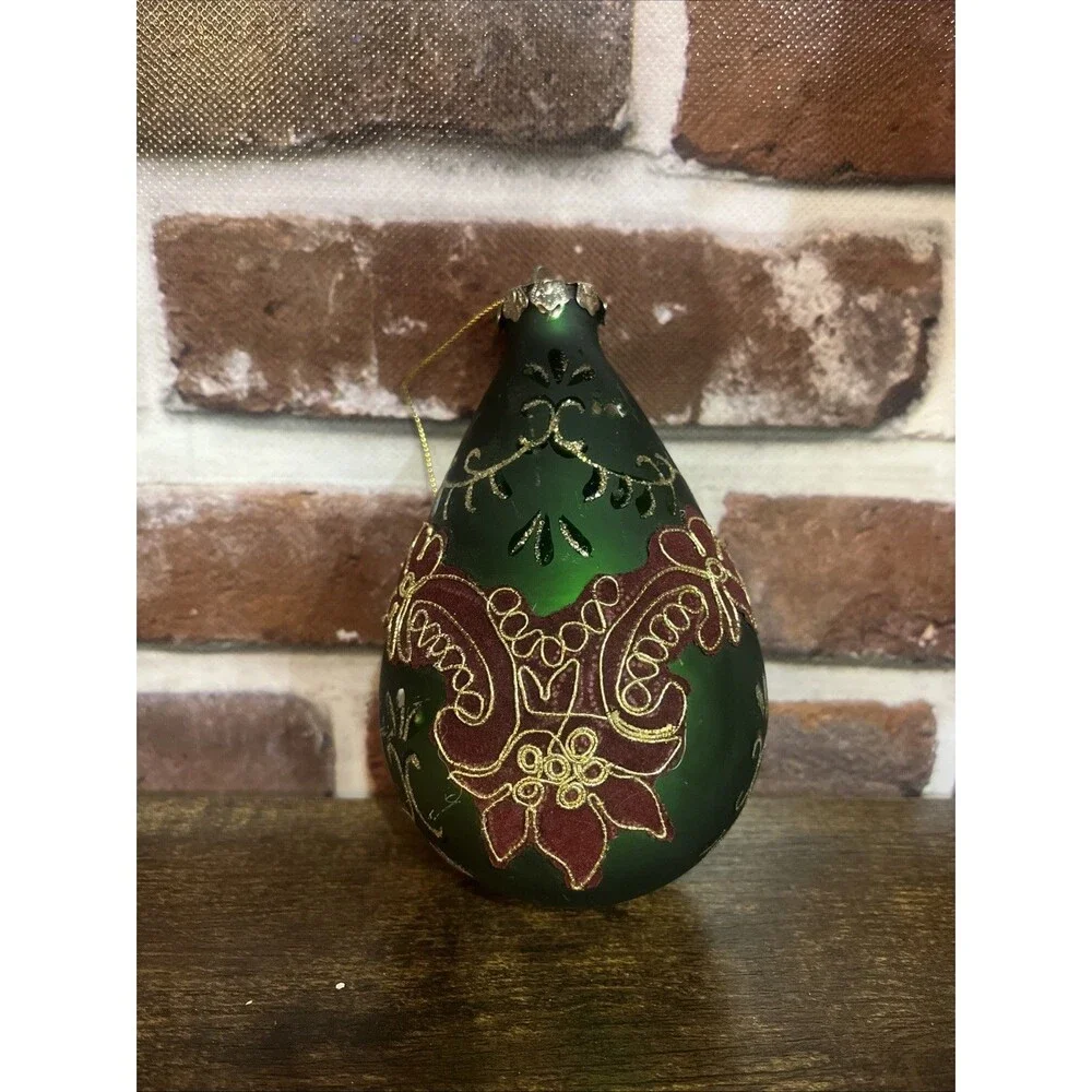 XL Green, Teardrop Teardrop Ornament w Gold & Red Design